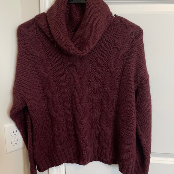 Brandy Melville Sweaters - Brandy Melville Cable knit sweater
